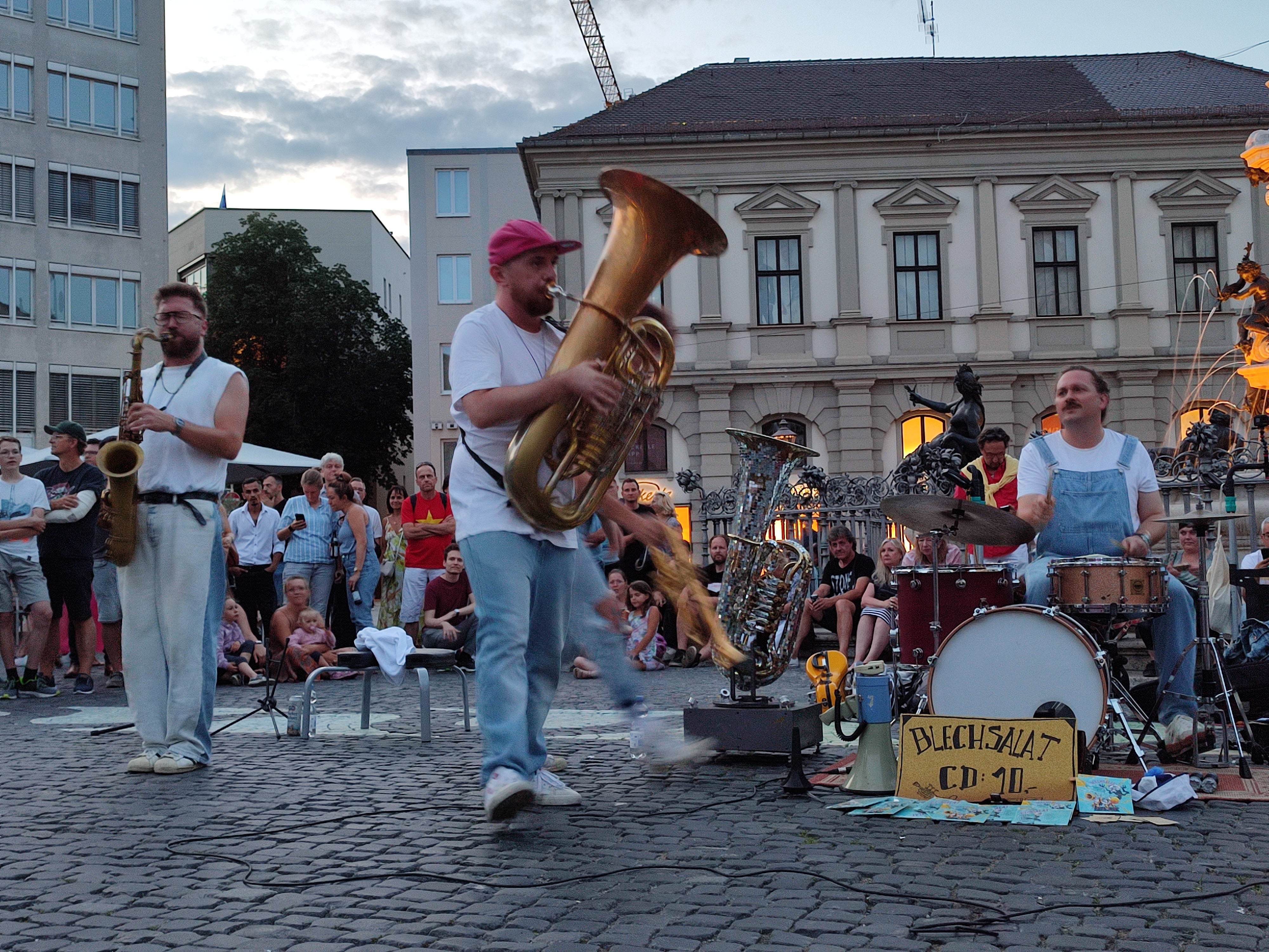 Blechsalat2024-07-26RathausplatzAugsburgGermany (11).jpg